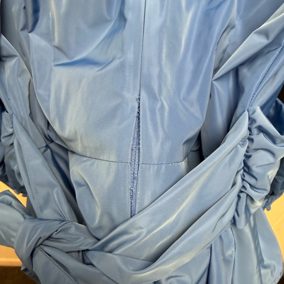 Veronica Beard Seema Bluebell Blue Twist Front Puff Sleeve Blouse Size 4 (Flaw) - Picture 8 of 8